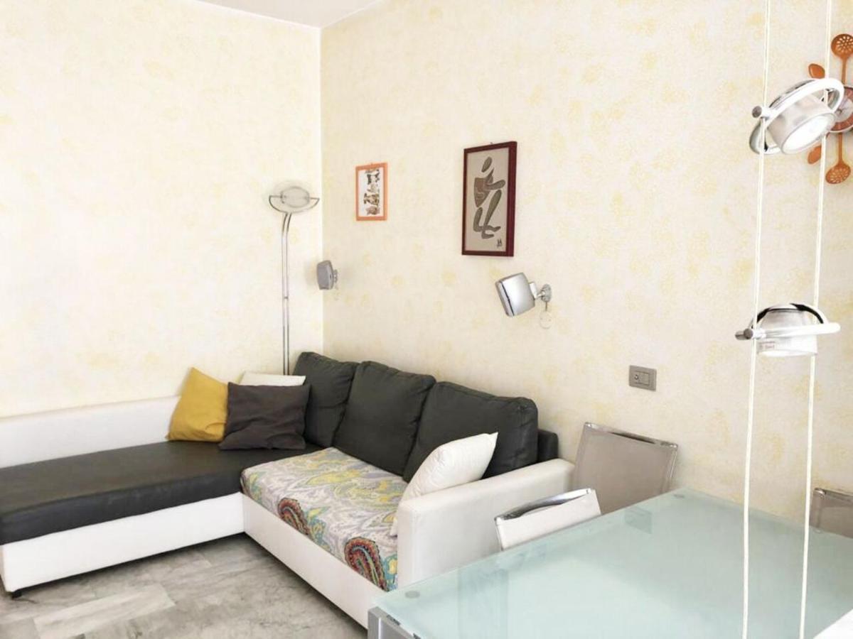 Impeccable Bnb In Milan Next To M1 Metro 10 Mins Away From Duomo Wi-Fi Feel Like Home Milão Exterior foto